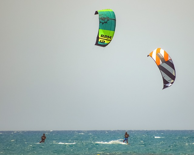 Sæt sejl mod nye udfordringer: Lær at kitesurf på Amager
